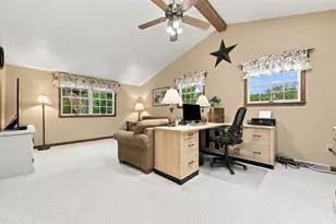 401 Becker Dr, Ross Twp, PA 15237 - Photo 5