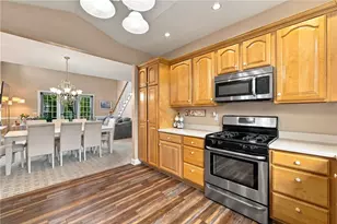 101 Chateau Dr, Center Township, PA 15001 - Photo 13