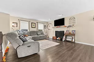 1101 Fairfield Ln, North Fayette, PA 15057 - Photo 5