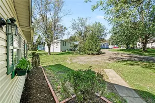 717 Mallard Dr, Washington Township, PA 15613 - Photo 3