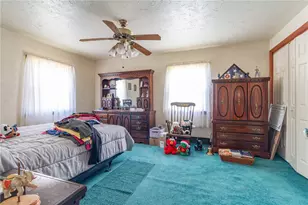 302 Baughman Ave, Jeannette, PA 15644 - Photo 5