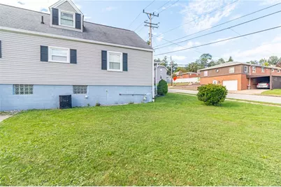 302 Baughman Ave, Jeannette, PA 15644 - Photo 25