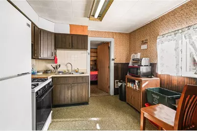 2018 Collingwood St, Pittsburgh, PA 15218 - Photo 9