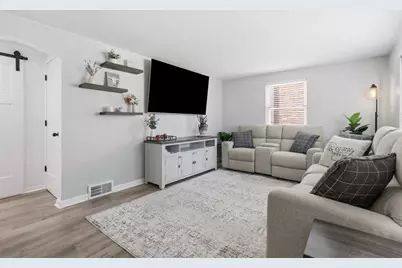 974 Kirsopp Ave, Pittsburgh, PA 15220 - Photo 5