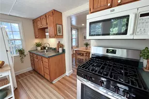 9238 Bissell Way, Pittsburgh, PA 15201 - Photo 3