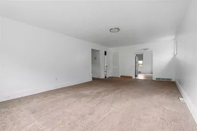 3302 N 31st Ave, Pulaski Township, PA 15066 - Photo 5