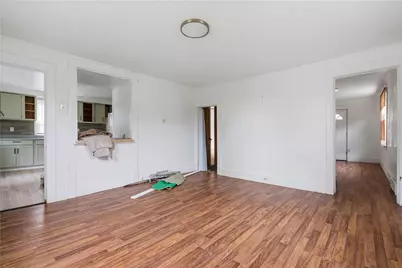 3302 N 31st Ave, Pulaski Township, PA 15066 - Photo 7
