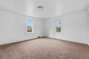 3302 N 31st Ave, Pulaski Township, PA 15066 - Photo 13