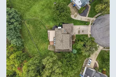 204 Farmview Ct, Cranberry Township, PA 16066 - Photo 3