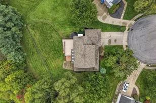 204 Farmview Ct, Cranberry Township, PA 16066 - Photo 3