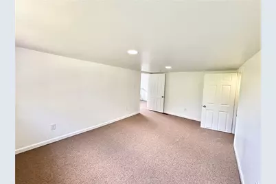 507 Gaskill Ave, Jeannette, PA 15644 - Photo 9