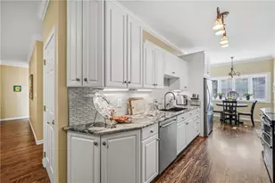 201 Oakview Dr, Hermitage, PA 16148 - Photo 9