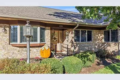 201 Oakview Dr, Hermitage, PA 16148 - Photo 3