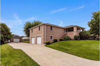902 Central Drive, New Eagle, PA 15067 - Photo 3