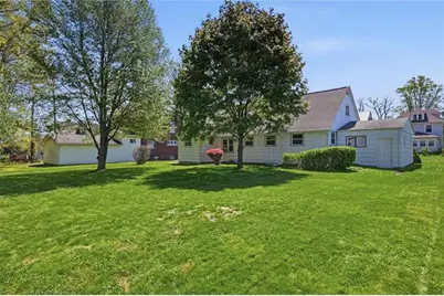 221 E Edgewood Avenue, New Castle, PA 16105 - Photo 21