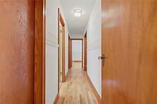 221 E Edgewood Ave, New Castle, PA 16105 - Photo 11