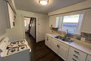 2019 Parkdale Ave, Hermitage, PA 16148 - Photo 5