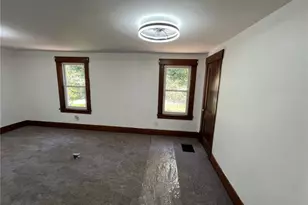 2019 Parkdale Ave, Hermitage, PA 16148 - Photo 9