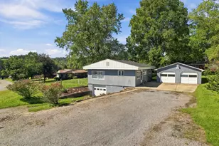 121 Crescent St, Evans City, PA 16033 - Photo 3