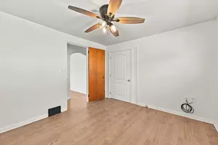 121 Crescent St, Evans City, PA 16033 - Photo 21