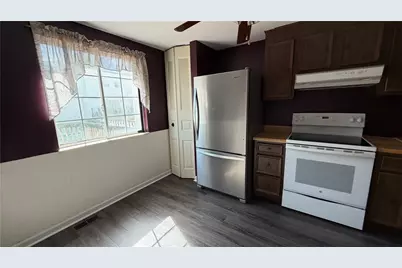 528 Hemlock Ct, Findlay Township, PA 15108 - Photo 11