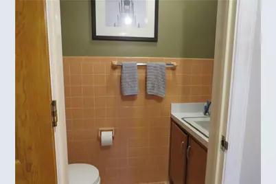 319 N Broad St, Grove City Boro, PA 16127 - Photo 17