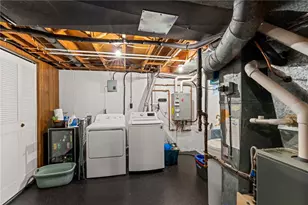 1266 Delfield Dr, Bethel Park, PA 15102 - Photo 29