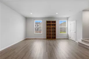 207 Yellowwood Ct, South Strabane, PA 15301 - Photo 9