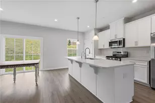 207 Yellowwood Ct, South Strabane, PA 15301 - Photo 3
