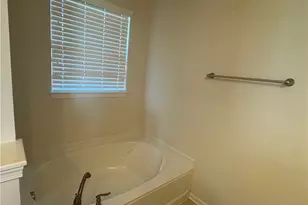 1906 Pointe View Dr, Adams Township, PA 16066 - Photo 15