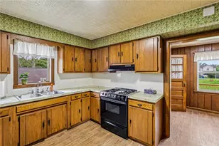 8 E Morehead Ave, Shenango Township, PA 16102 - Photo 15