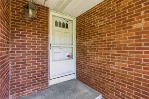 643 Lougeay Rd, Pittsburgh, PA 15235 - Photo 9