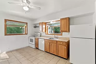 643 Lougeay Rd, Pittsburgh, PA 15235 - Photo 25