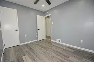 392 Whittier Dr, Pittsburgh, PA 15235 - Photo 17