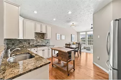 2005 Overlook Ct, North Strabane, PA 15317 - Photo 9