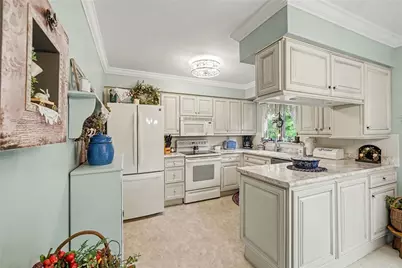 705 Smiley St, Ellwood City, PA 16117 - Photo 9