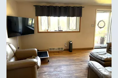 108 Philomena Dr, Moon/Crescent Twp, PA 15108 - Photo 3