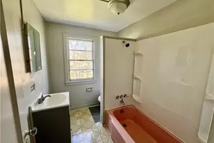 225-227 E Garfield Ave, New Castle, PA 16105 - Photo 9