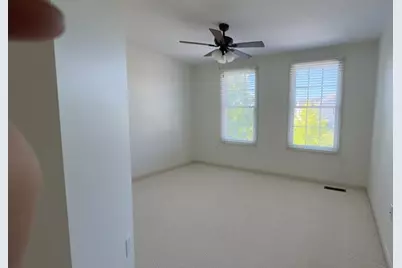 106 Village Ct, Ohio Township, PA 15143 - Photo 15