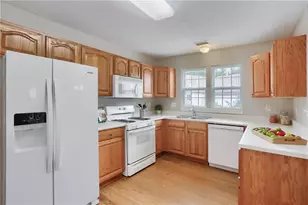 724 Spencer Woods Dr, Pittsburgh, PA 15116 - Photo 17