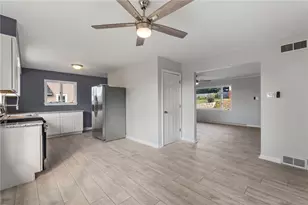 126 E Edison Ave, New Castle, PA 16101 - Photo 11