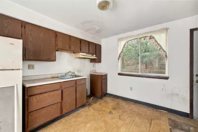 2501 Lincoln Ave, Clairton, PA 15025 - Photo 13