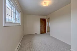 301 Silvis St, Jeannette, PA 15644 - Photo 17