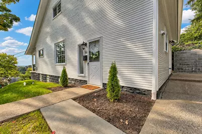 301 Silvis Street, Jeannette, PA 15644 - Photo 3