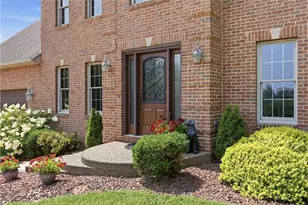 721 Stonebridge Dr, North Huntingdon, PA 15642 - Photo 5