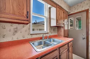 1107 Woodward Ave, McKees Rocks, PA 15136 - Photo 23