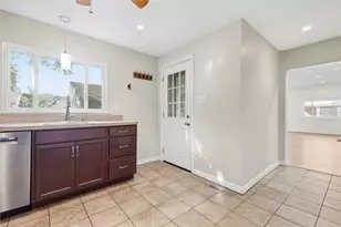2410 Leticoe St, Pittsburgh, PA 15203 - Photo 13