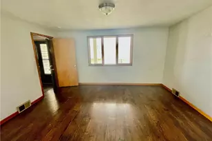 746 6th Ave, Coraopolis, PA 15108 - Photo 7