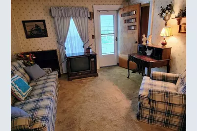 183 Dorothy Ave, Leechburg Boro, PA 15656 - Photo 3