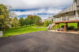 1009 Fieldstone Dr, Cecil, PA 15317 - Photo 47